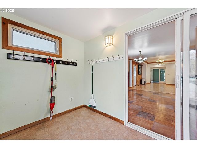 2708 N DEPOT St, La Grande, OR 97850