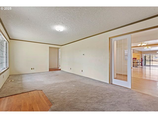 2708 N DEPOT St, La Grande, OR 97850