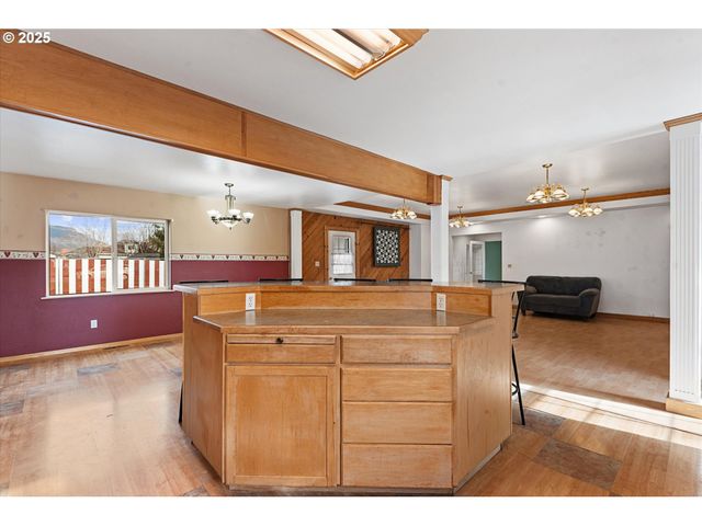 2708 N DEPOT St, La Grande, OR 97850