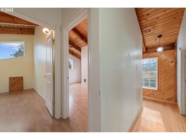 2708 N DEPOT St, La Grande, OR 97850