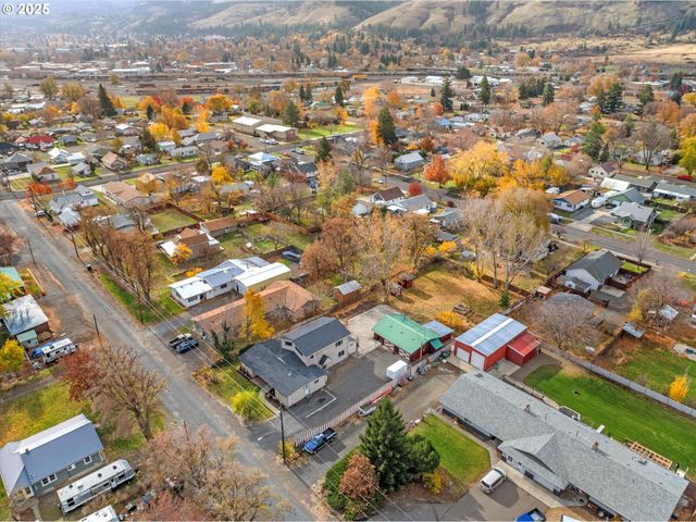 2708 N DEPOT St, La Grande, OR 97850