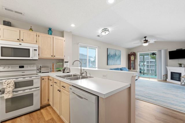 208 Landing Rd Apt G, North Myrtle Beach, SC 29582