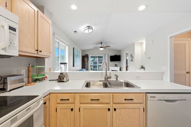 208 Landing Rd Apt G, North Myrtle Beach, SC 29582