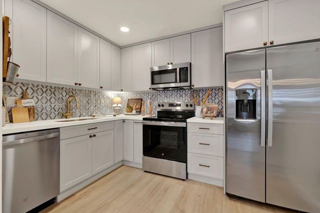 10441 Mahogany Key Cir 202, Miami, FL 33196