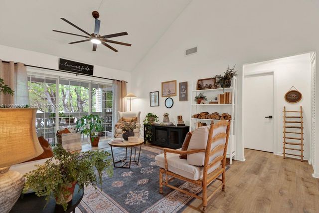 10441 Mahogany Key Cir 202, Miami, FL 33196