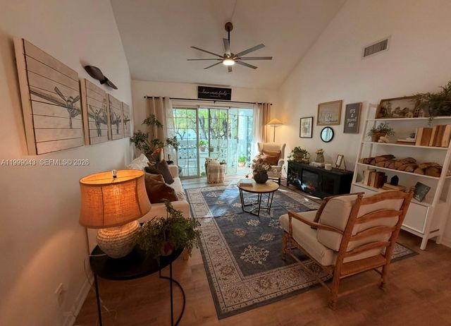 10441 Mahogany Key Cir 202, Miami, FL 33196