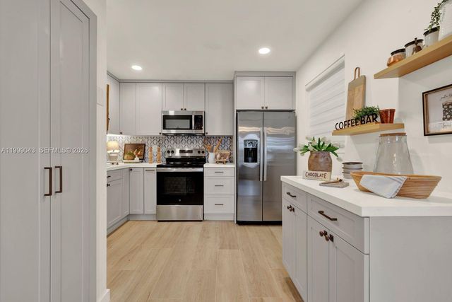 10441 Mahogany Key Cir 202, Miami, FL 33196