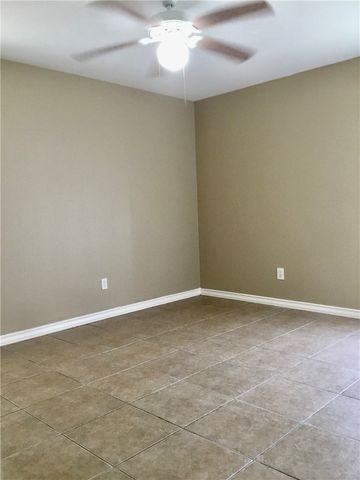 1110 Green Lane Dr, Corpus Christi, TX 78405