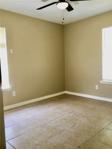 1110 Green Lane Dr, Corpus Christi, TX 78405