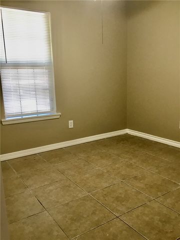 1110 Green Lane Dr, Corpus Christi, TX 78405