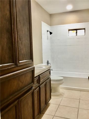 1110 Green Lane Dr, Corpus Christi, TX 78405