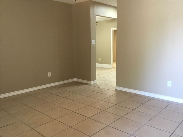 1110 Green Lane Dr, Corpus Christi, TX 78405