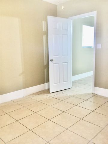 1110 Green Lane Dr, Corpus Christi, TX 78405
