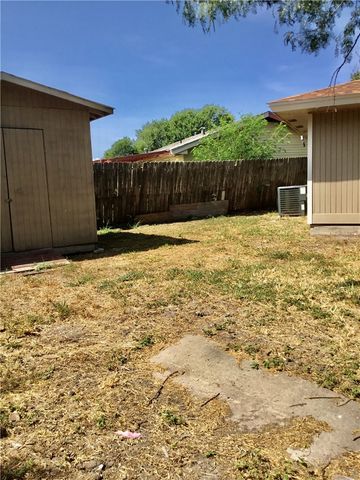 1110 Green Lane Dr, Corpus Christi, TX 78405