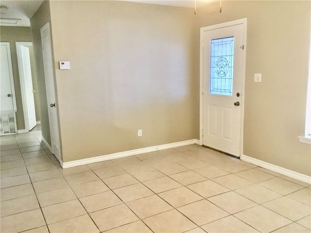 1110 Green Lane Dr, Corpus Christi, TX 78405
