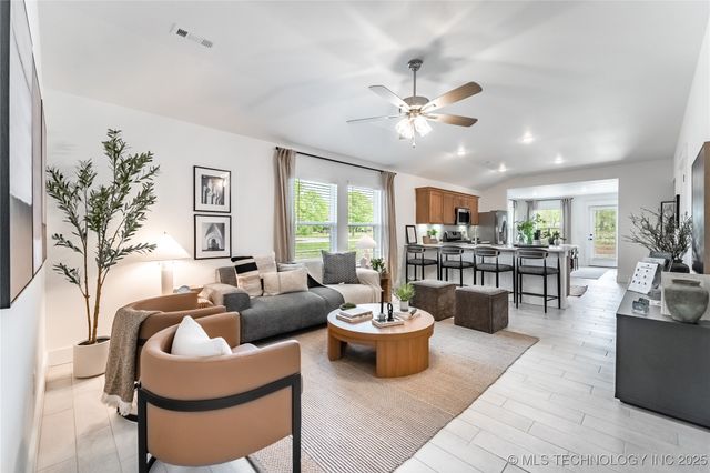 27960 E 108th Place S, Coweta, OK 74014