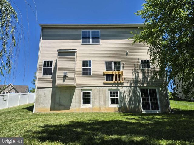 8 LOCUST LN, Swedesboro, NJ 08085