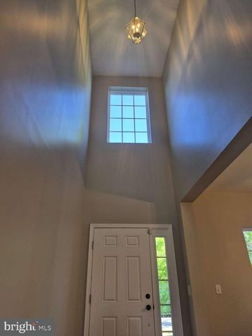 8 LOCUST LN, Swedesboro, NJ 08085