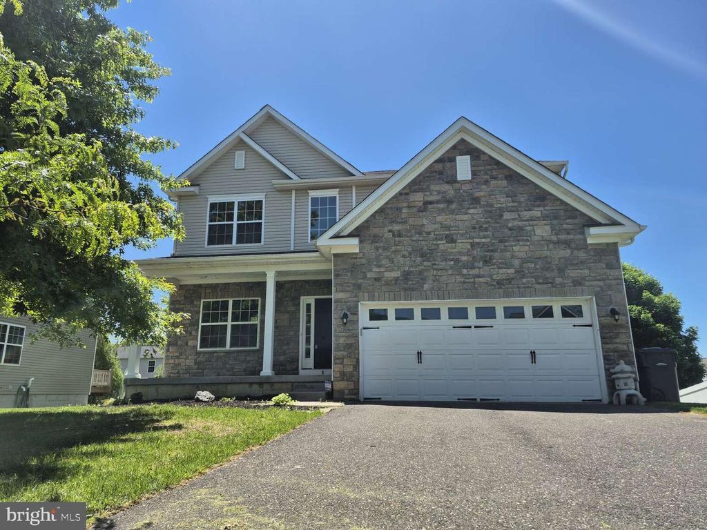 8 LOCUST LN, Swedesboro, NJ 08085
