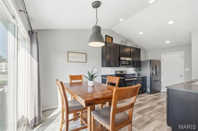 128 Champions Lane, Wentzville, MO 63385