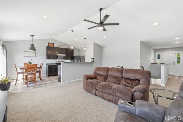 128 Champions Lane, Wentzville, MO 63385