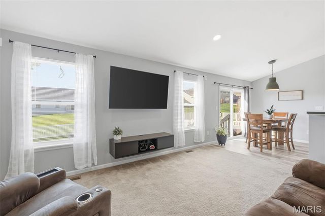 128 Champions Lane, Wentzville, MO 63385