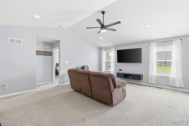 128 Champions Lane, Wentzville, MO 63385
