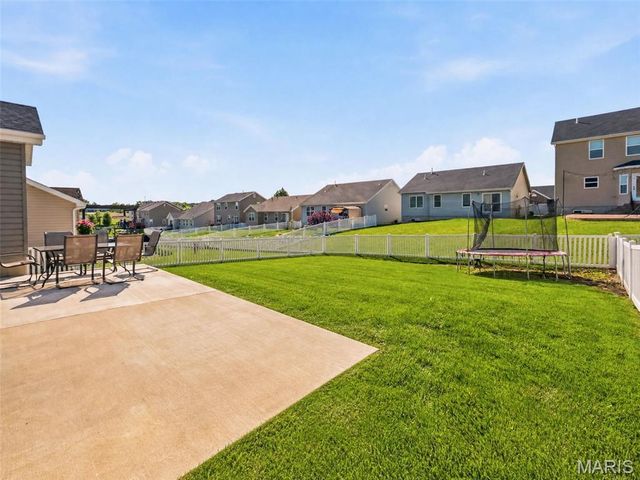 128 Champions Lane, Wentzville, MO 63385