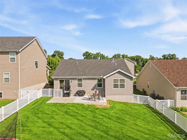 128 Champions Lane, Wentzville, MO 63385