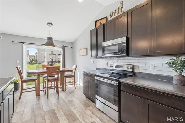 128 Champions Lane, Wentzville, MO 63385