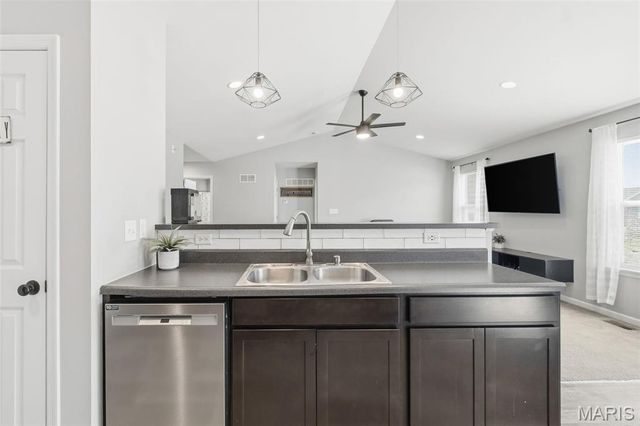 128 Champions Lane, Wentzville, MO 63385