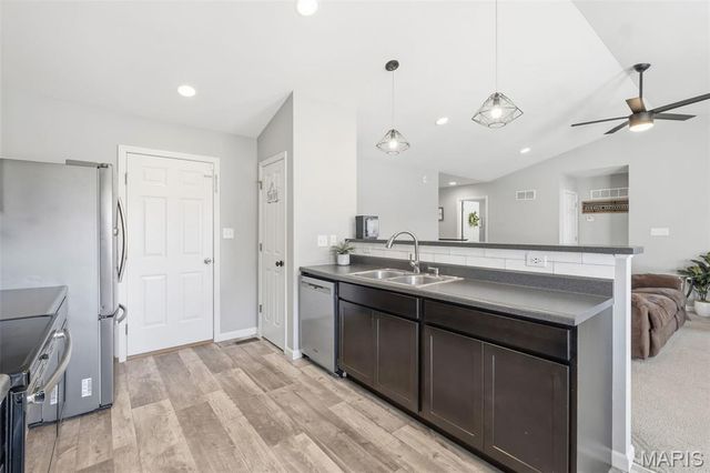 128 Champions Lane, Wentzville, MO 63385