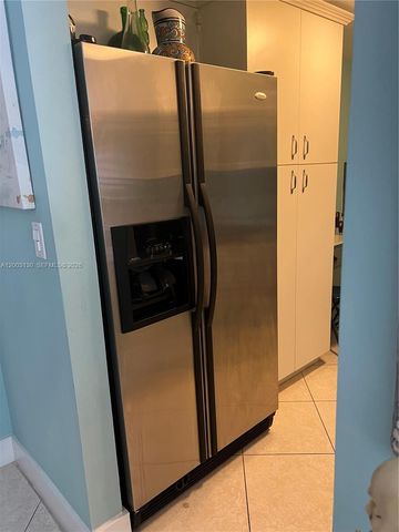 8335 SW 72nd Ave 212D, Miami, FL 33143