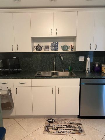 8335 SW 72nd Ave 212D, Miami, FL 33143