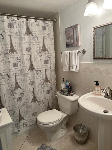 8335 SW 72nd Ave 212D, Miami, FL 33143