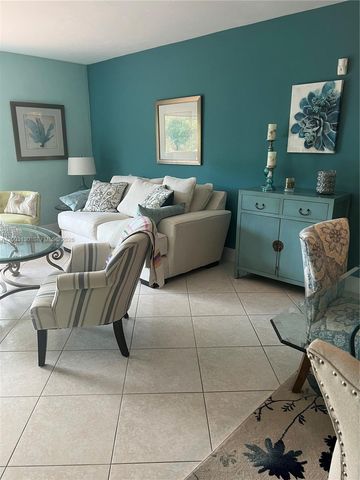 8335 SW 72nd Ave 212D, Miami, FL 33143