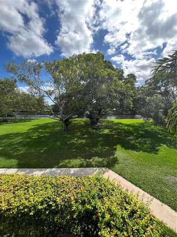 8335 SW 72nd Ave 212D, Miami, FL 33143