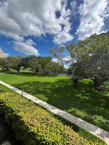 8335 SW 72nd Ave 212D, Miami, FL 33143