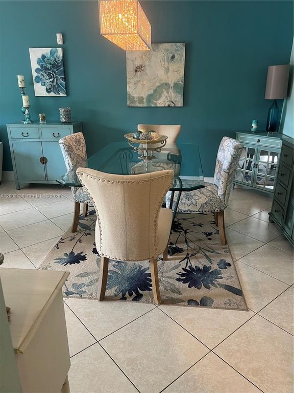 8335 SW 72nd Ave 212D, Miami, FL 33143