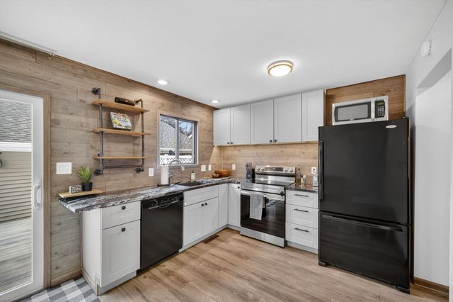 259 52nd Street, West Des Moines, IA 50265