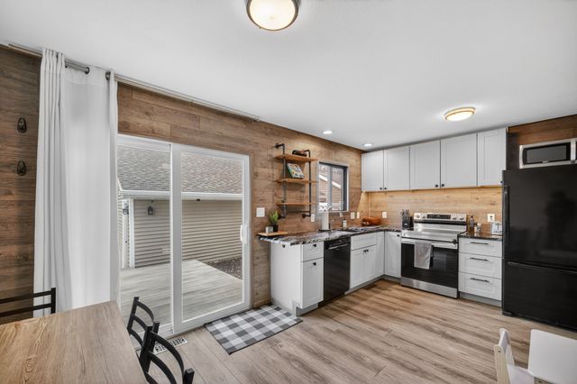 259 52nd Street, West Des Moines, IA 50265