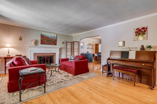 46 Forest Avenue, Wyoming, OH 45215
