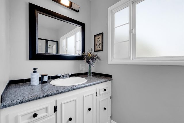 890 Linwood Way, San Leandro, CA 94577