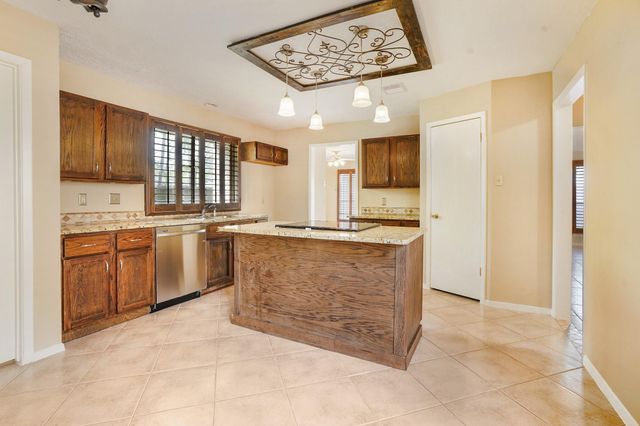 3203 Silver Falls Drive, Houston, TX 77339