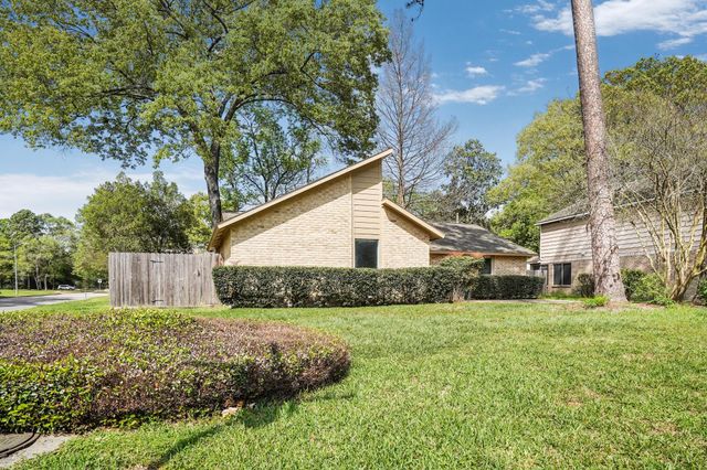 3203 Silver Falls Drive, Houston, TX 77339