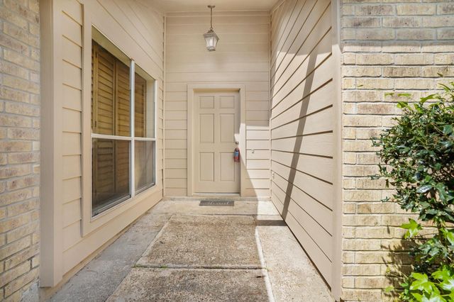 3203 Silver Falls Drive, Houston, TX 77339