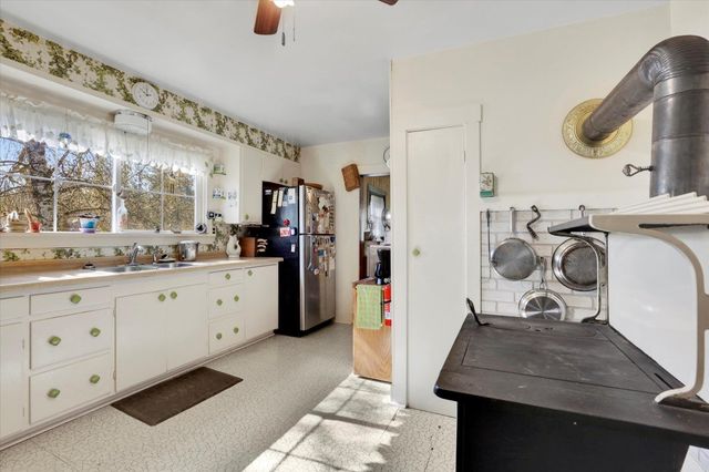 16812 W BIG SKY Ln, Nine Mile Falls, WA 99026