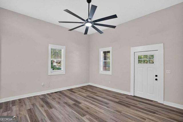 16 Berry Avenue, Newnan, GA 30263