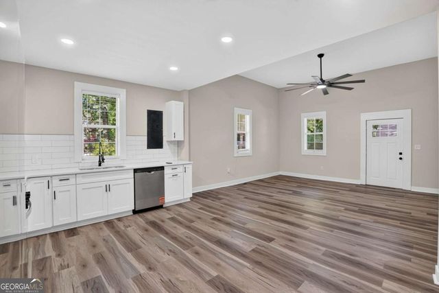 16 Berry Avenue, Newnan, GA 30263