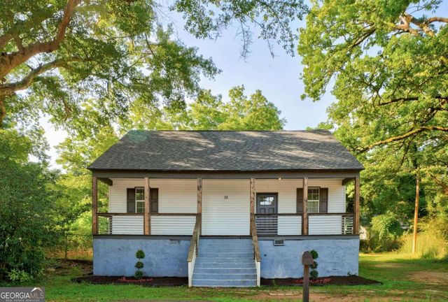 16 Berry Avenue, Newnan, GA 30263